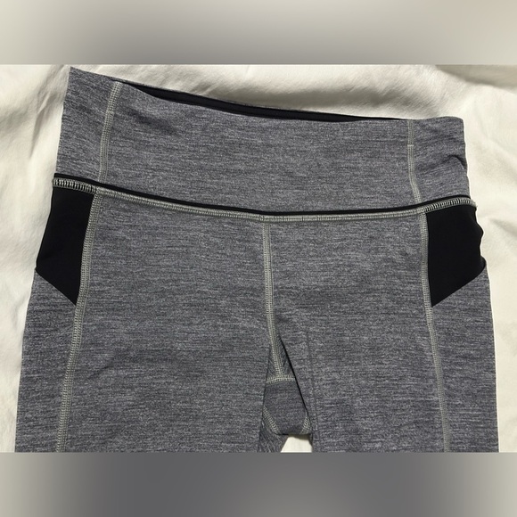 🌟Like New🌟 Lululemon: Women’s Crop Leggings - Size 6 - Picture 4 of 13